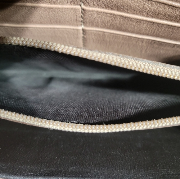 Gucci full zip around brown and pink wallet. GUC - Picture 12 of 14